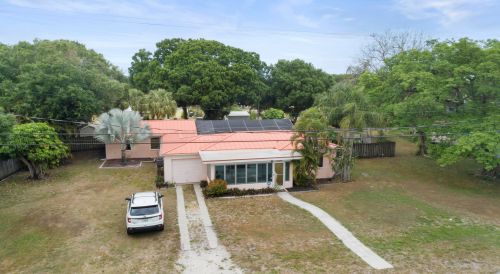 1050 Trinidad Ave, Fort Pierce, FL 34982-4332