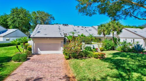 35 Clubhouse Ln, Boynton Beach, FL 33436-6056
