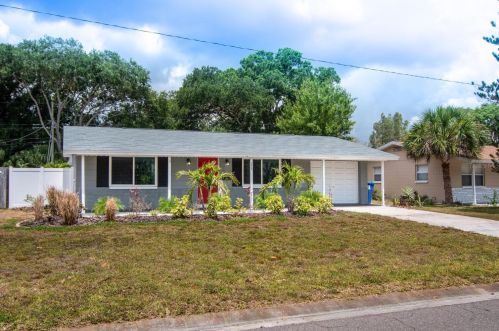 224 Madison Cir, Saint Petersburg, FL 33702-7524