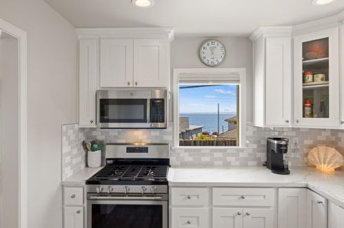 925 Balboa Ave, Del Monte Park CA  93950-2203 exterior