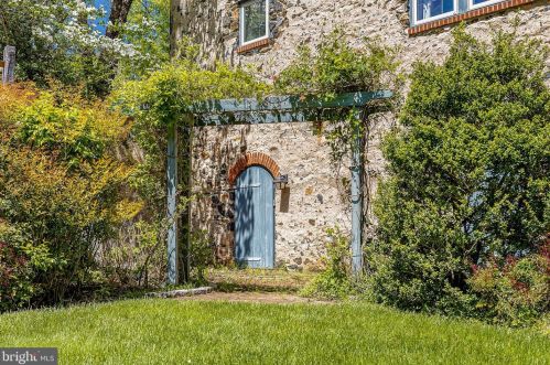 222 Longspur Dr, Wilmington DE  19808-4363 exterior