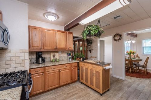 616 Q St, Rio Linda CA  95673-1427 exterior