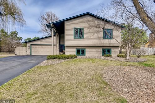8208 103rd St, Minneapolis, MN 55438-1925