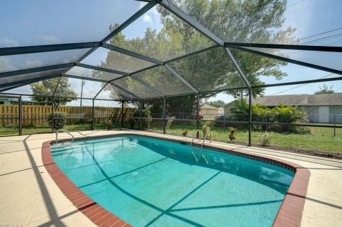 406 14th St, Cape Coral, FL 33990-2050