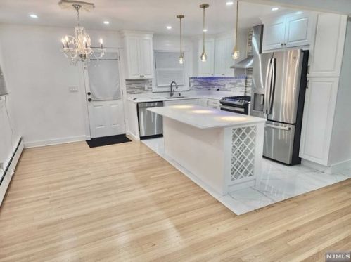 320 Monmouth Ave, N Milford NJ  07646-2025 exterior