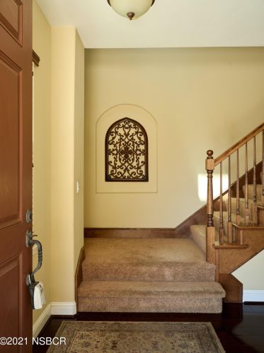 911 Anthony Pl, Santa Maria, CA 93458-7495