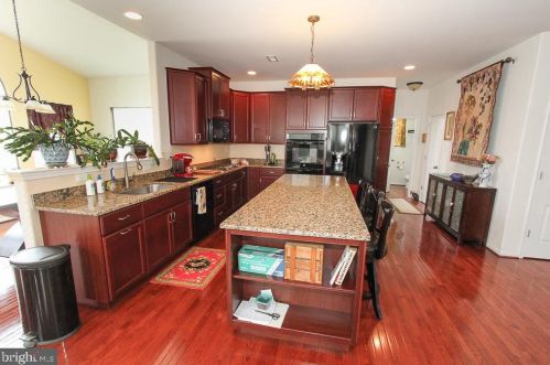 1954 Canyon Creek Rd, Gilbertsville PA  19525-7003 exterior