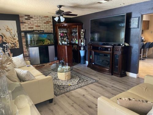 217 Riverdale Ave, Vacaville CA  95687-6420 exterior