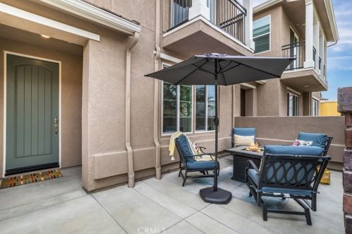 28782 Calle De La Paz Dr, Santa Clarita, CA 91354-3006