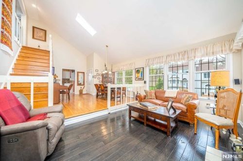 19 Kerri Ln, Lincoln Park NJ  07035-2113 exterior