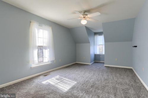 512 Woodthrush Ct, Harrisburg PA  17110-4024 exterior