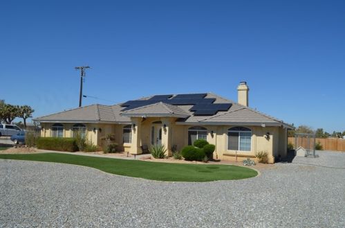 9320 Mesa St, Victorville CA  92392-1980 exterior