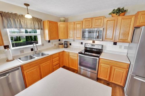 1565 Roscommon Dr, Pataskala OH  43062-7018 exterior