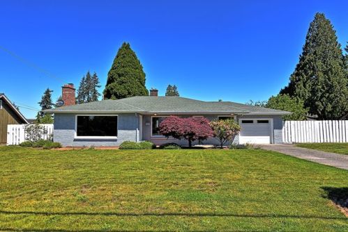 605 Highland Dr, Bryant, WA 98223-1630