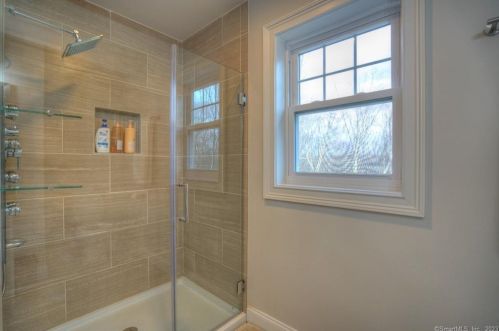 180 Briar Hill Rd, Groton CT  06340-2652 exterior