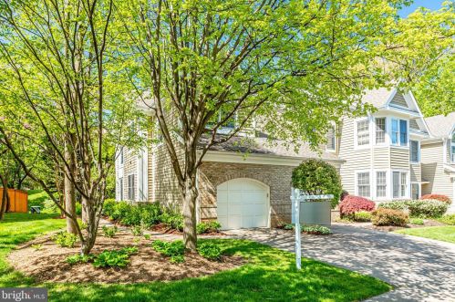 1206 Woodbrook Ct, Herndon, VA 20194-1344