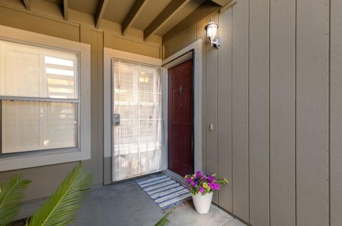 426 Cherry Ln, Manteca, CA 95337-7304