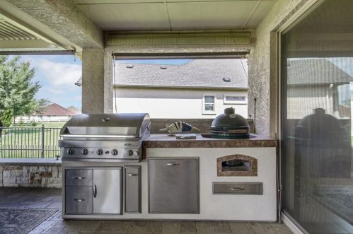 11901 Glenbrook St, Denton TX  76207-6821 exterior