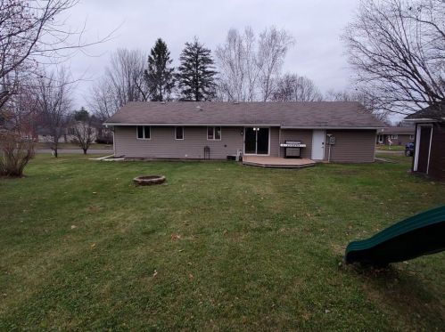 207 Hillside Dr, Crescent, WI 54727-9490
