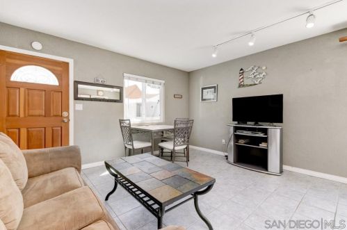 842 Portsmouth Ct, San Diego, CA 92109-7214