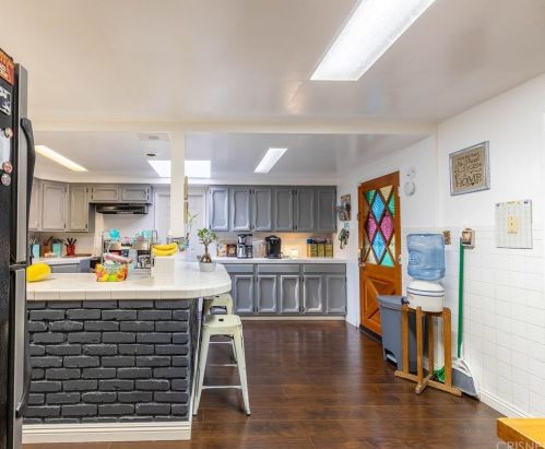 458 Lingard St, Lancaster CA 93535-3121 exterior