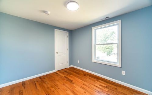 27 Garrigus Ct, Waterbury CT  06716-3103 exterior