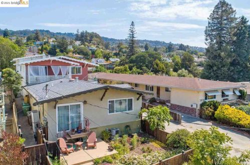 2866 Carmel St, Oakland, CA 94602-3450