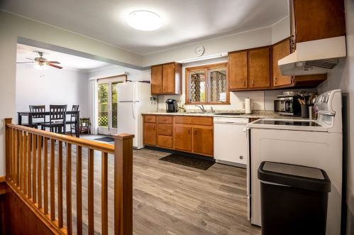 12 Redwood Dr, Greenville PA  16125-1130 exterior