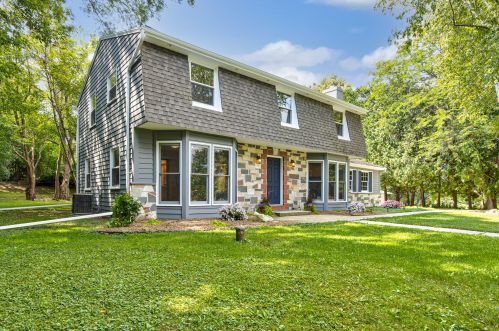9019 Poplar Dr, Thiensville, WI 53097-3156