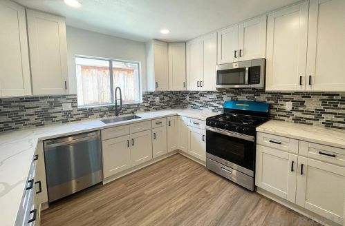 313 Cadillac Cir, Oceanside, CA 92054-3442