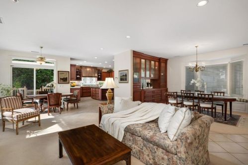 3304 Silver Oak Ln, Vista CA  92084-6614 exterior