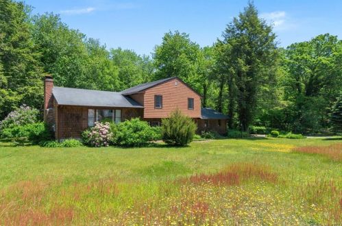 8 Sylvan Glen Dr, East Lyme, CT 06333-1331