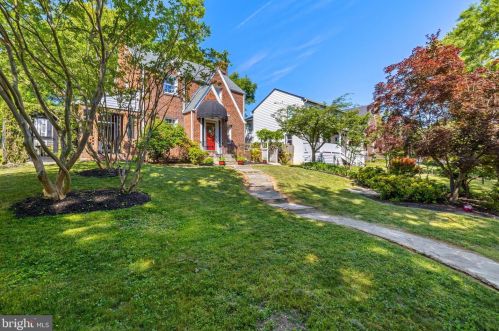2533 34th St, Washington, DC 20020-1207