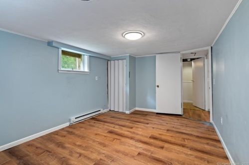 8 Sautter Dr, Uncasville CT  06382-1829 exterior