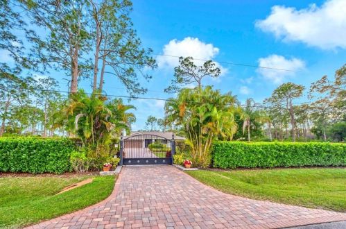 6440 Sable Ridge Ln, Naples FL  34109-0522 exterior