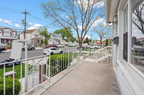 95-08 Linden Blvd, Jamaica, NY 11417-1023