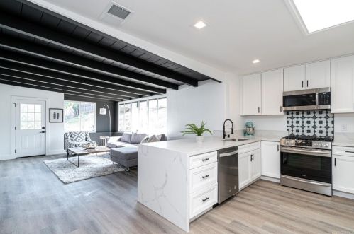 4910 Magnus Way, San Diego CA  92113-3518 exterior