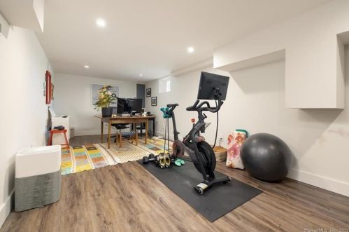 58 Soundview Rd, Ridgefield CT  06877-5710 exterior