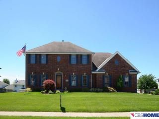1015 Michael Dr, Omaha NE  68046-6157 exterior