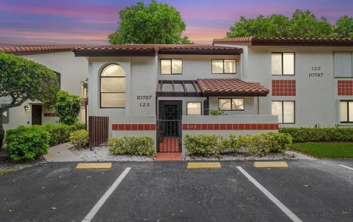 10787 Palm Lake Ave, Boynton Beach, FL 33437-2213