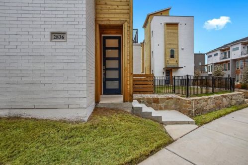2836 Wingate St, Fort Worth, TX 76107-1945