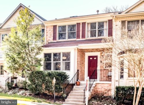 9015 Golden Sunset Ln, Springfield, VA 22153-2454