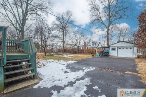 146 Oakmanor Pkwy, South Plainfield NJ  07080-4923 exterior