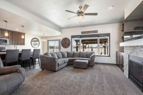 1641 Red Oak St, Green Bay, WI 54313