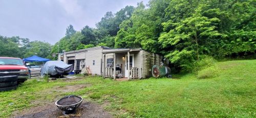 354 Waldron Ave, Evans City, PA 16033-1061