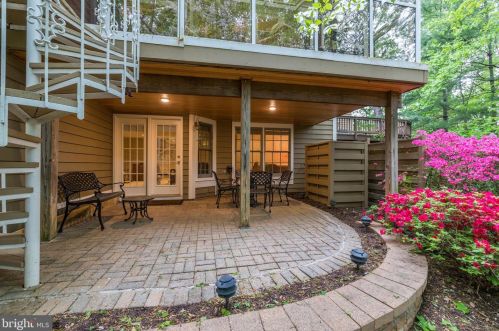 11410 Hollow Timber Ct, Herndon VA  20194-1980 exterior