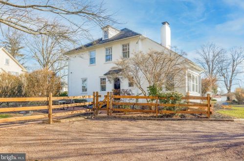 327 Highland Rd, Pottstown PA  19464-4407 exterior