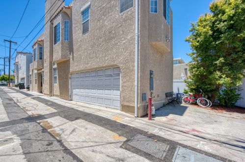 3008 Balboa Blvd, Newport Beach, CA 92663-3432