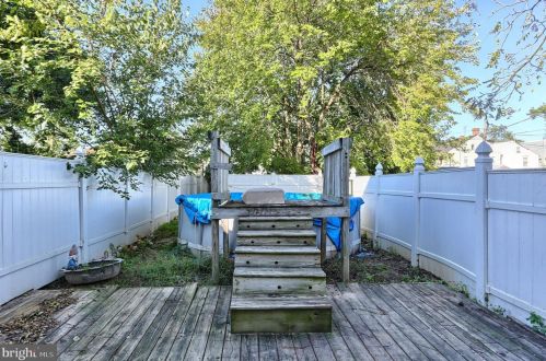 135 Penn St, Carlisle, PA 17013-2435