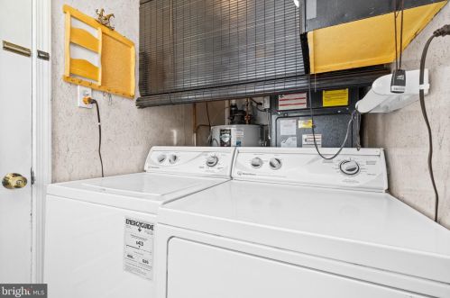 366 Clements Bridge Rd, Runnemede NJ  08078-1919 exterior